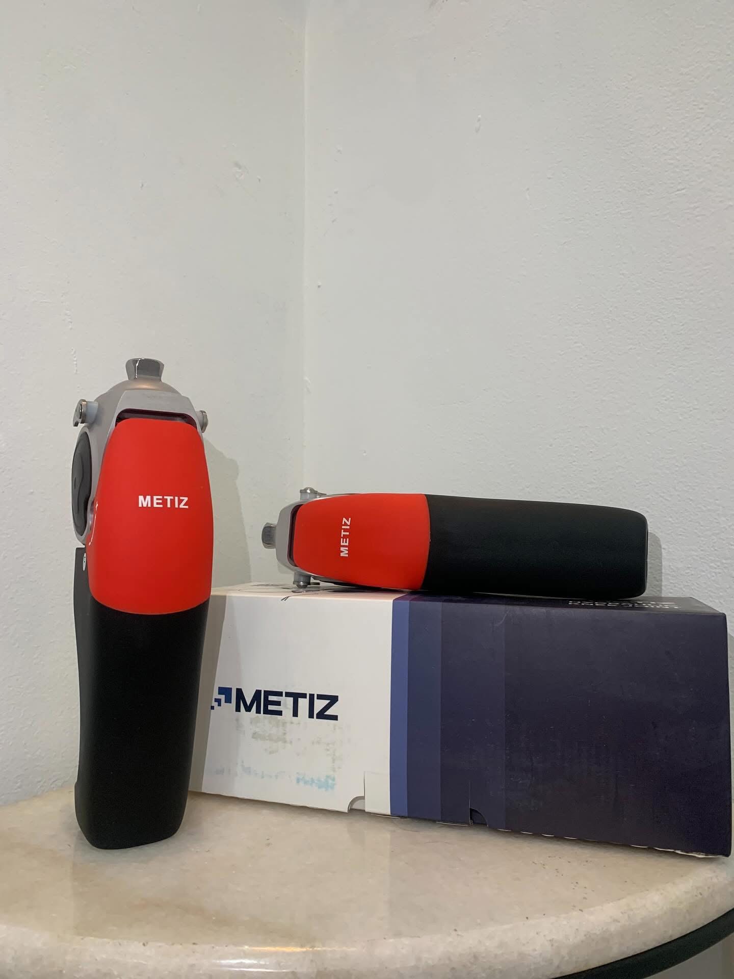 Articulación de rodilla Metiz